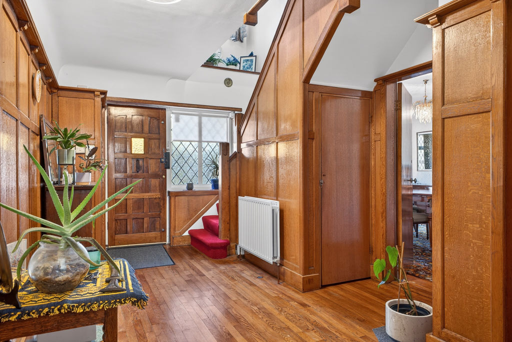Ivy Gate- click for photo gallery